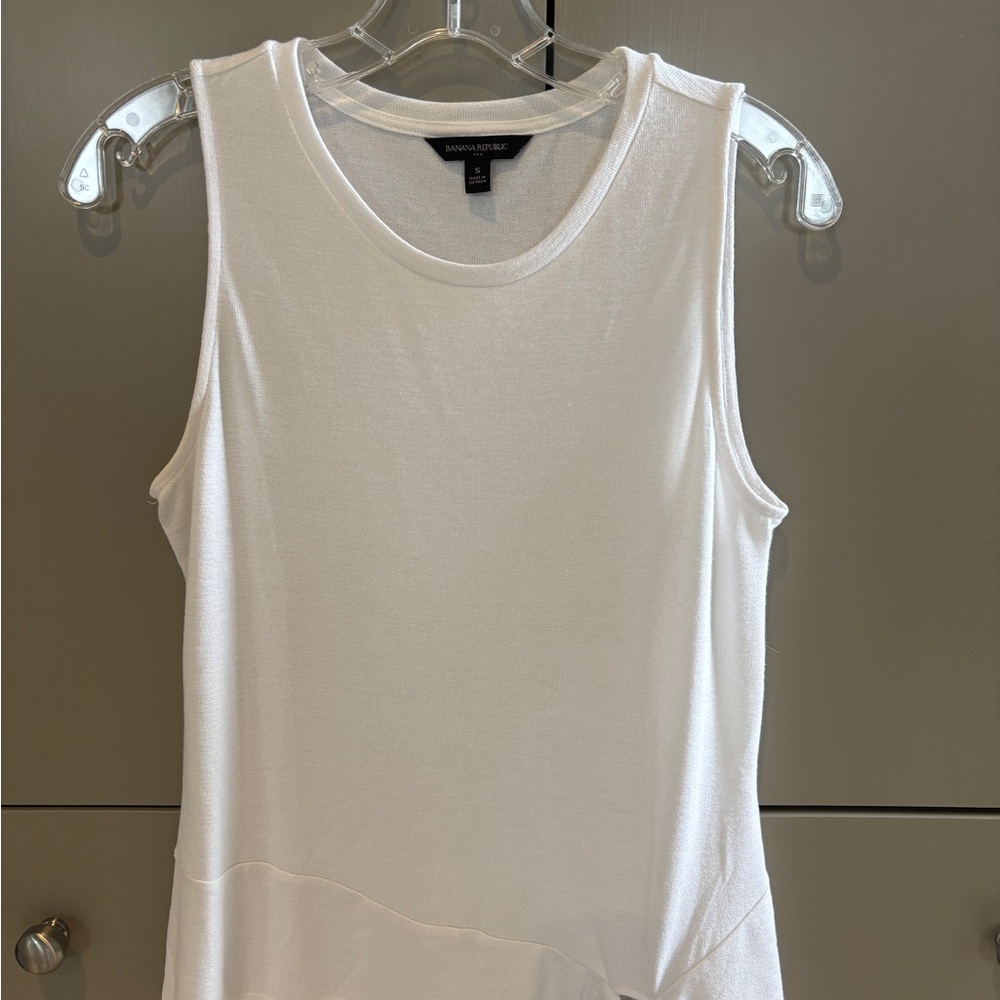 Banana Republic White sleeveless tank in excellent condition.